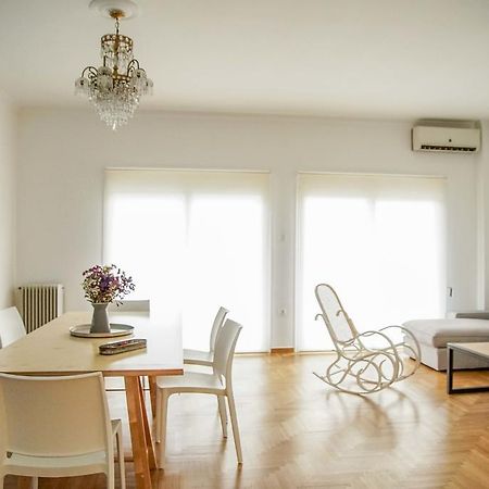 Athenian Blue - Family Apt 5' Minutes From Acropolis Museum Buitenkant foto