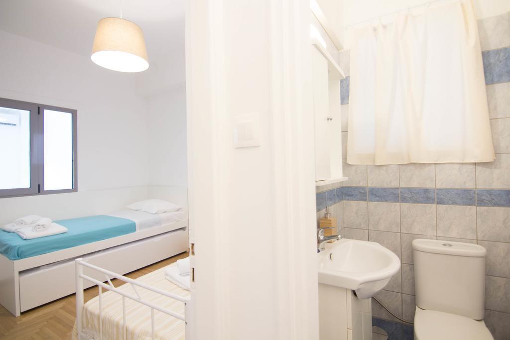 Athenian Blue - Family Apt 5' Minutes From Acropolis Museum Buitenkant foto