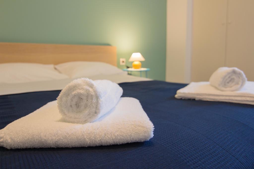 Athenian Blue - Family Apt 5' Minutes From Acropolis Museum Buitenkant foto
